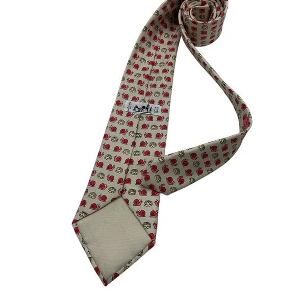 HERMÈS 7461 HA Ivory/Red Snail Lettuce Silk LUXURY Tie FRANCE - Picture 2 of 5